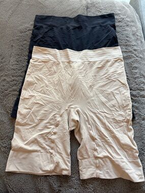 Jockey Black and Beige/Neutral Seamless Shaping Shorts Set NWOT